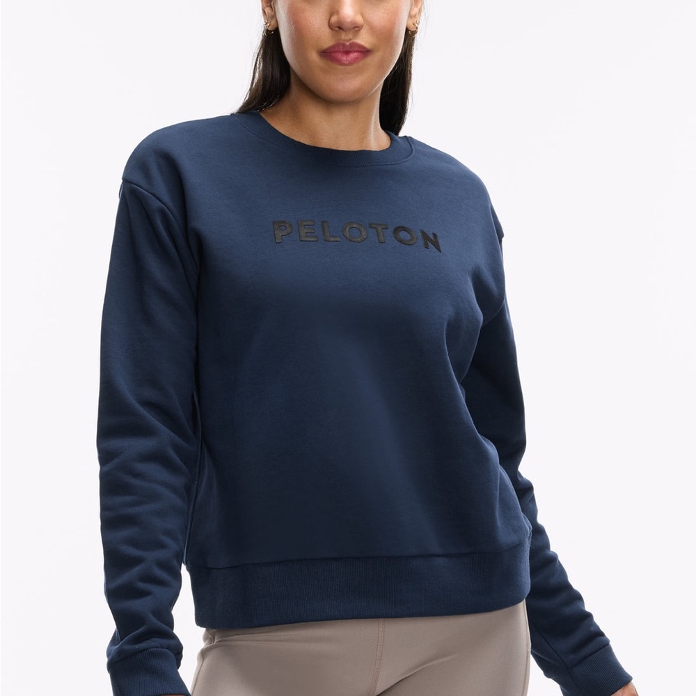 Peloton navy crop fleece Sweatshirt size medium NWT